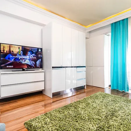 Apartment Star Light White Tower Mamaia
